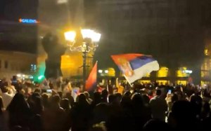 Как сербы встретили поражение партии Вучича на выборах. Фото и видео