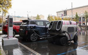 В Москве начали тестировать роботизированную зарядку для электромобилей