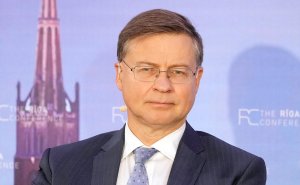 Еврокомиссар заявил о почти полном разрыве энергосвязей с Россией