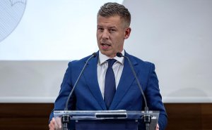 Мадьяр заявил, что Венгрия не может быстро отказаться от российской нефти