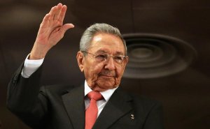 МИД России осудил выдачу ордера на арест Кастро