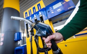 Цены на бензин в Германии достигли рекордных €2,215 за литр