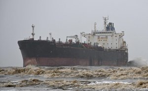 Первую группу россиян с арестованного в Индии танкера отправят домой