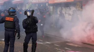 На протестах во Франции начались столкновения с полицией. Видео
