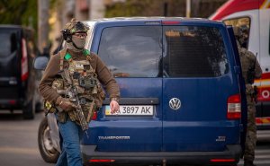 УП узнала о стрелявшем в лежащего бойца ГУР сотруднике СБУ