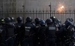 Власти Франции предупредили о жестких мерах на протестах