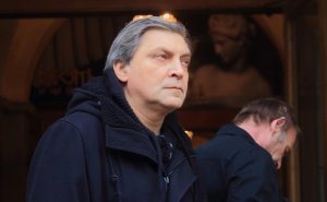 Суд в Петербурге заочно арестовал Александра Невзорова