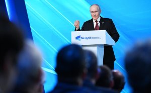 Путин призвал не превращаться «в музей былого величия»