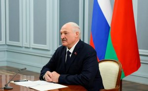 Лукашенко пообещал вместе с Россией решить ситуацию на Украине