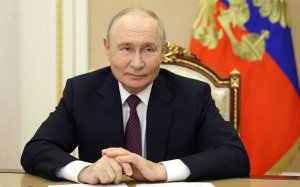 Путин начал встречу с учителями. Прямая трансляция